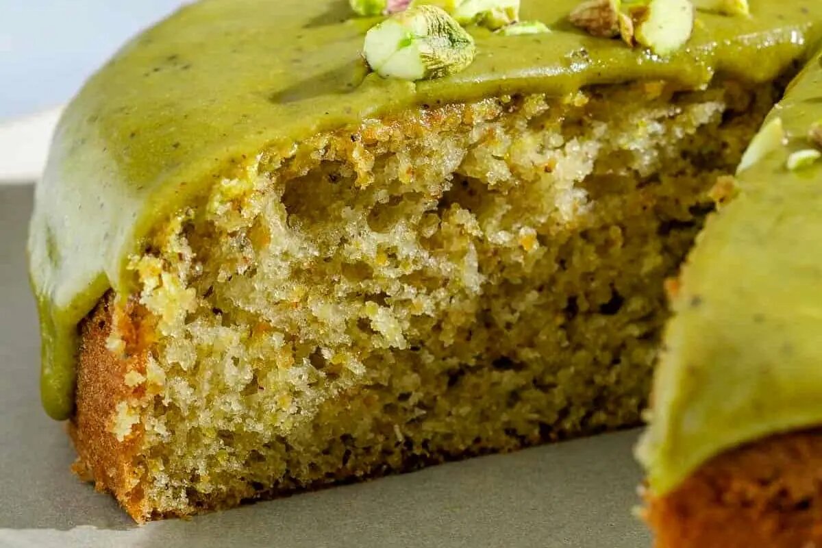 پاند کیک پسته ای؛ عصرانه‌ ای خوشمزه و دلپذیر با طعم و عطر پسته