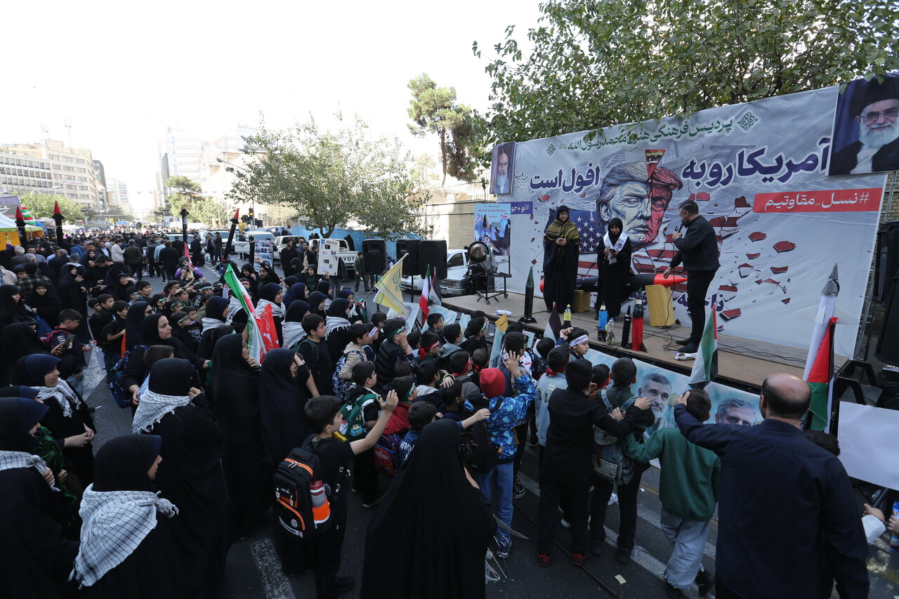 یکصدا با یار دبستانی | گزارش تصویری از مراسم باشکوه 13 آبان