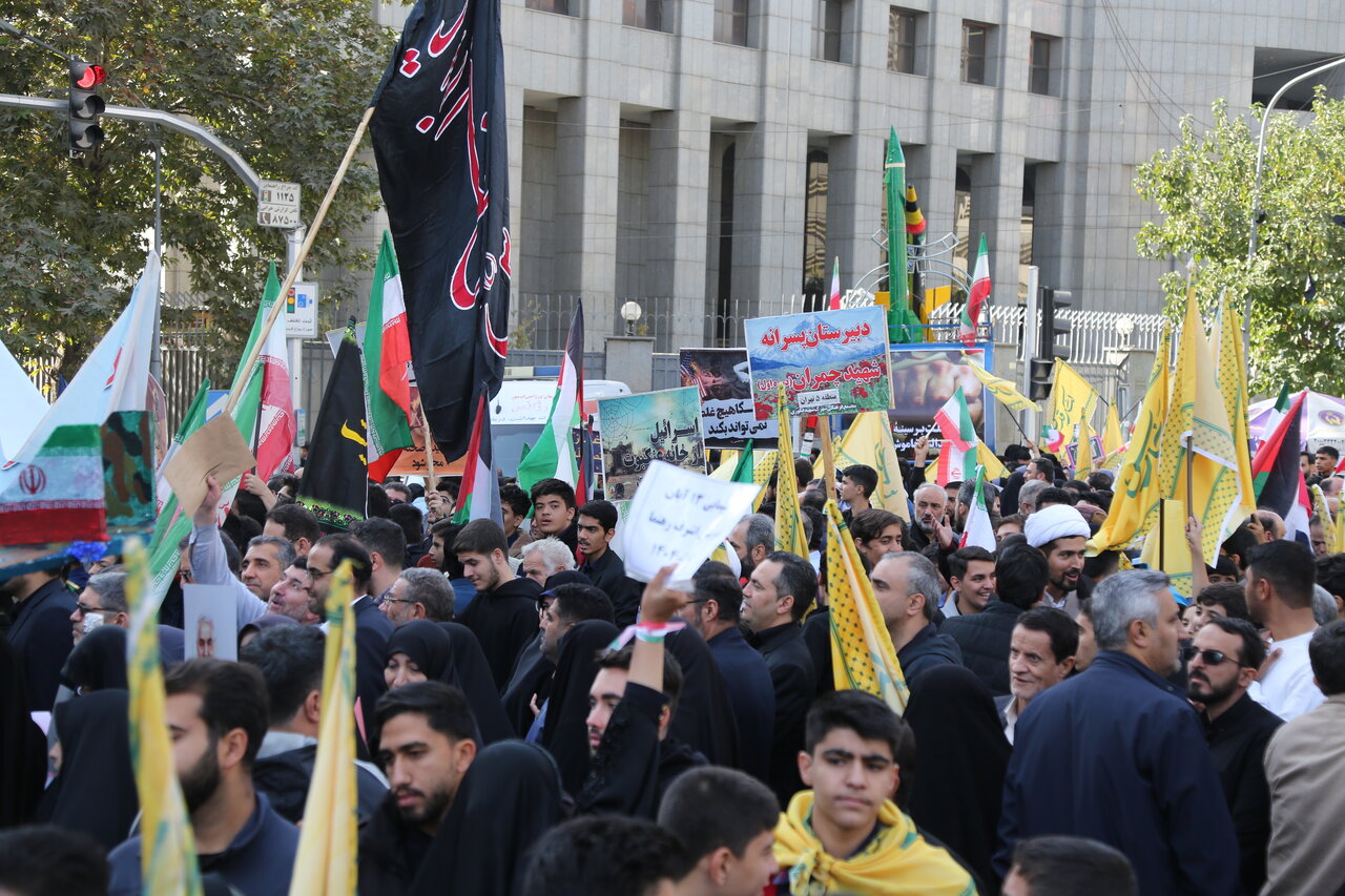 یکصدا با یار دبستانی | گزارش تصویری از مراسم باشکوه 13 آبان