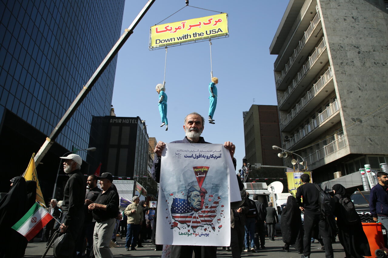 یکصدا با یار دبستانی | گزارش تصویری از مراسم باشکوه 13 آبان