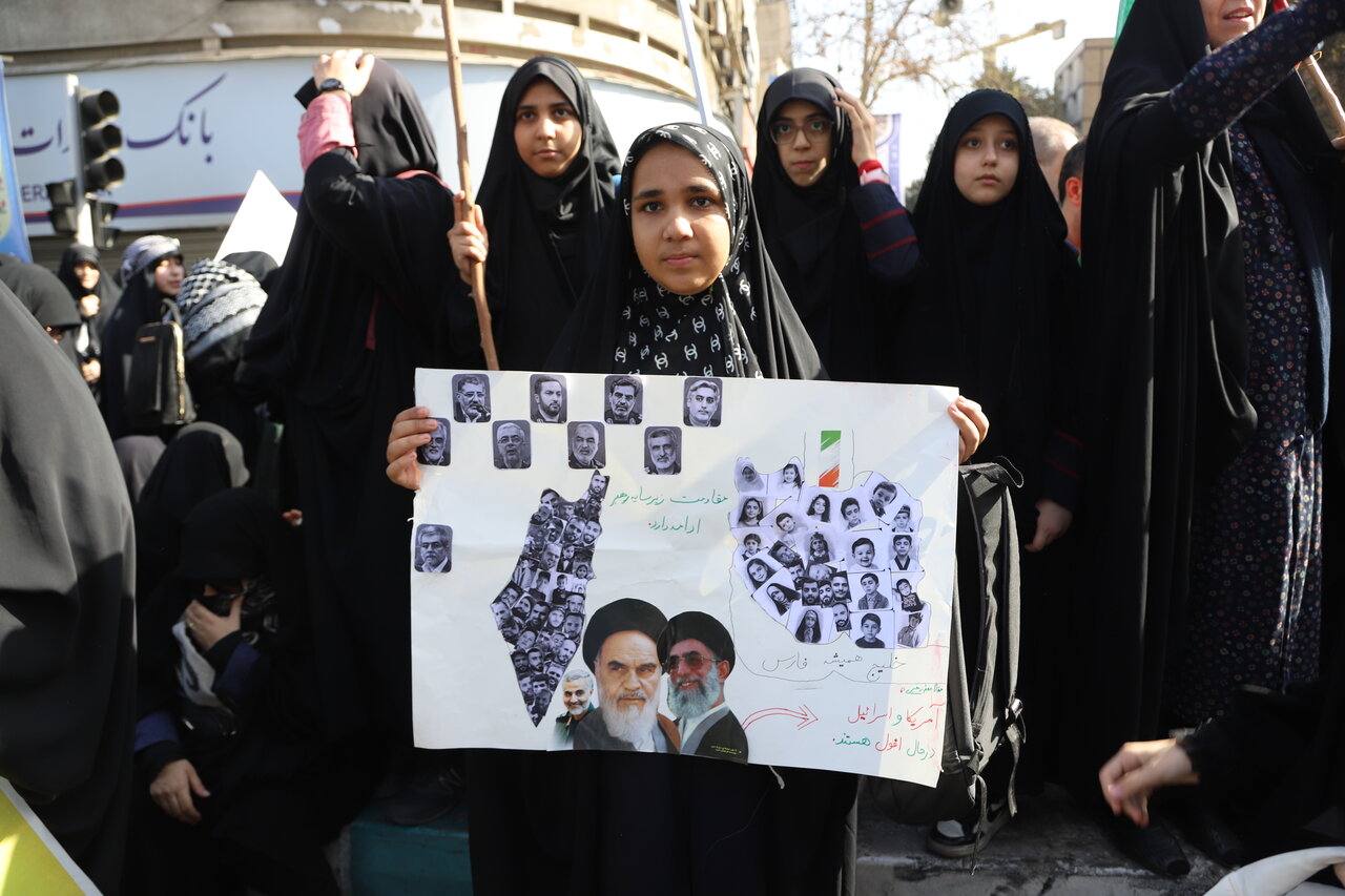 یکصدا با یار دبستانی | گزارش تصویری از مراسم باشکوه 13 آبان