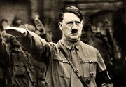تصویر کمتر دیده شده از هیتلر در حال تعظیم مقابل یک مقام ارشد!