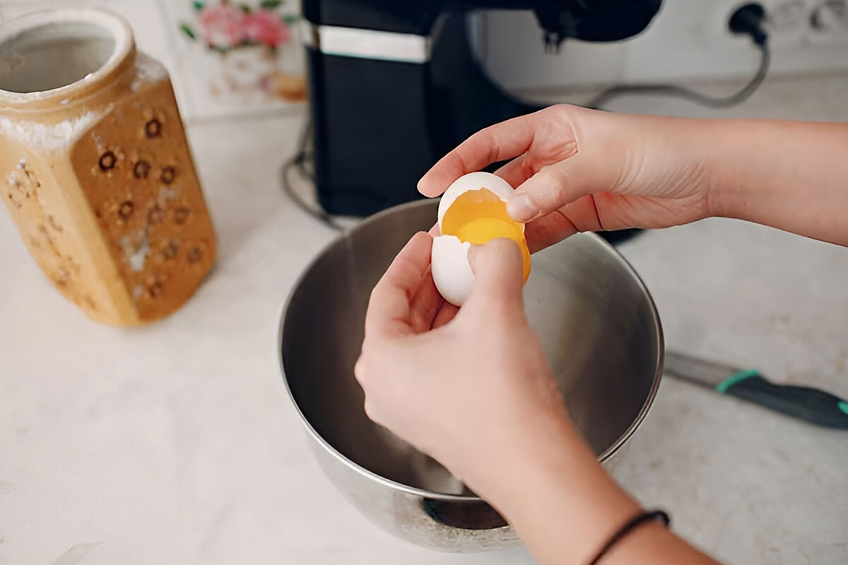 علت بوی تخم مرغ در کیک چیست ؟ ؛ راز از بین بردن بوی تخم مرغ در کیک