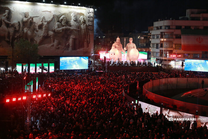 والرین  مغلوب در میدان انقلاب زانو زد