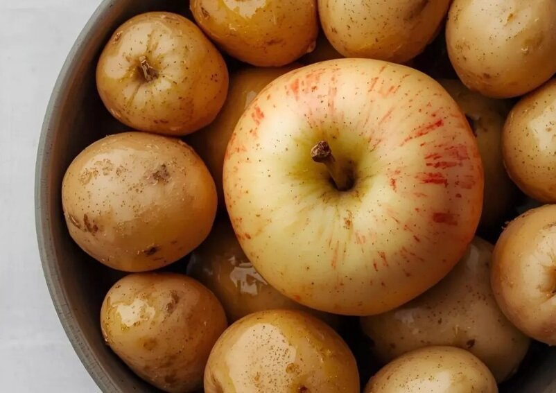 چطور سیب از خراب شدن سیب زمینی جلوگیری میکند؟