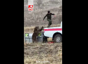 خرس عصبانی و لحظه ترسناک حمله به یک مرد | ویدئو