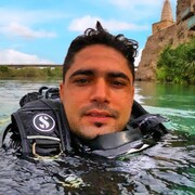 صید طلسم از رودخانه دز | قصه غواصی که با دعانویس‌ ها سرشاخ شده است