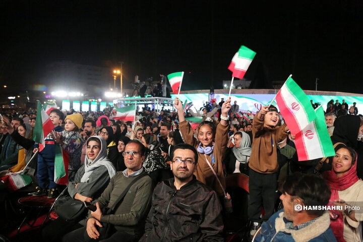 والرین امشب در میدان انقلاب مقابل اقتدار ایرانیان زانو زد