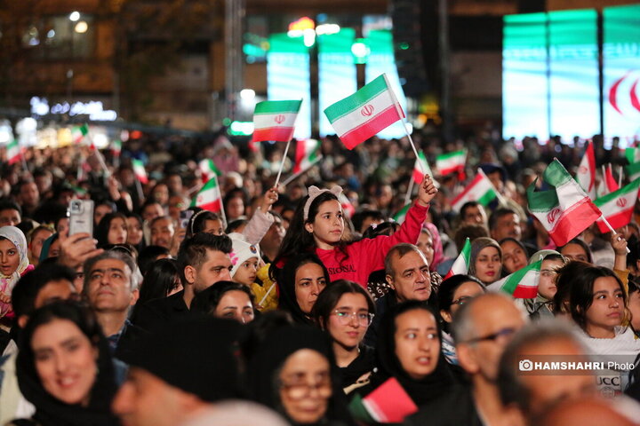 والرین امشب در میدان انقلاب مقابل اقتدار ایرانیان زانو زد