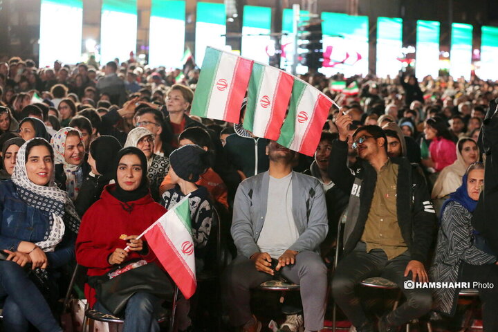 والرین امشب در میدان انقلاب مقابل اقتدار ایرانیان زانو زد