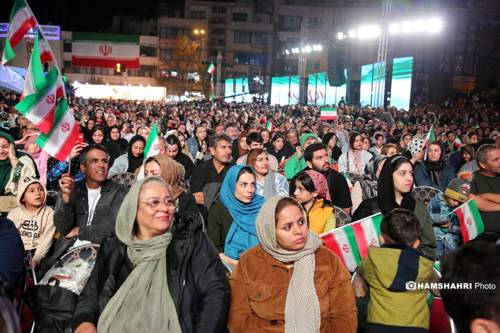 والرین امشب در میدان انقلاب مقابل اقتدار ایرانیان زانو زد