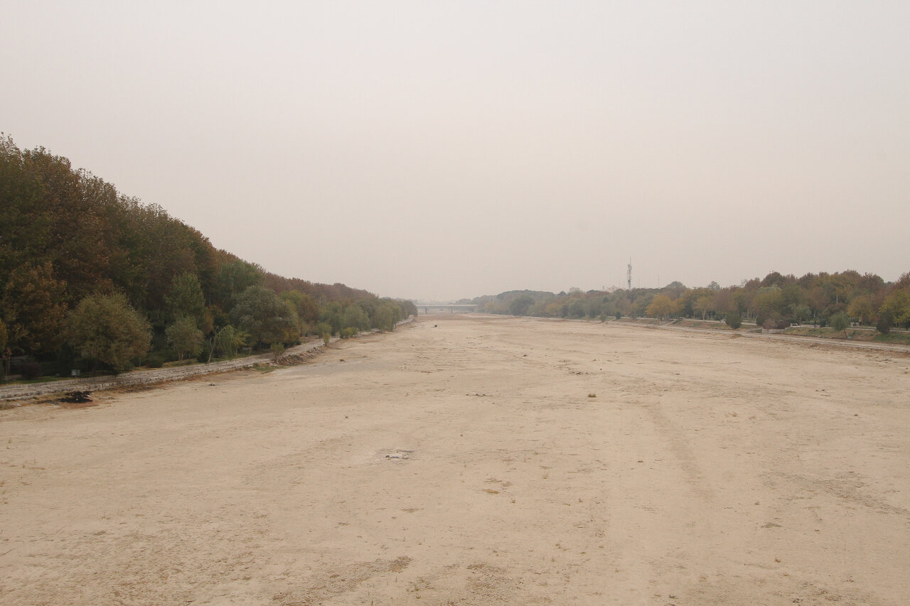 برگزاری ۲ جلسه درباره زاینده رود در شورای عالی آب | خشکی زاینده رود چه بلایی سر تهران می آورد؟