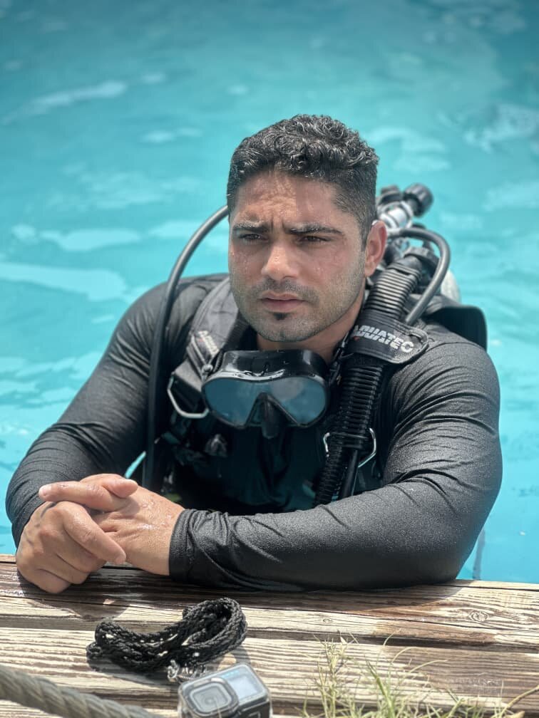 صید طلسم از رودخانه دز | قصه غواصی که با دعانویس ها سرشاخ شده است