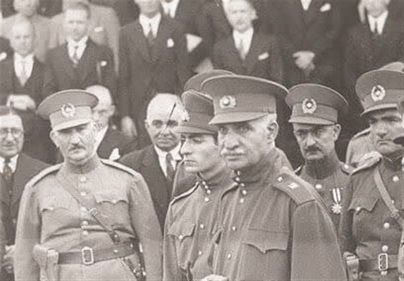 رهبر انقلاب: خاک بر سر رژیم پهلوی که مردم خودش را بمباران کرد  | جزئیات ماجرا