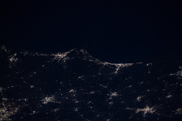 وقتی ساکنان فضا و زمین از یکدیگر عکس می‌گیرند + تصاویر