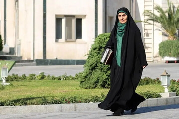 شکایت وزیر راه به‌خاطر افشاگری درباره سفر جنجالی کیش | روزهای جذابی پیش‌ِروست!