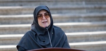 قرآن خوانی خانم سخنگو در مراسم چهلم شهدا و جان‌باختگان حوادث دی‌ماه | تصاویر