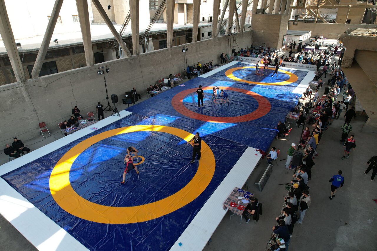 کارخانه سیمان میزبان قهرمانان شهر