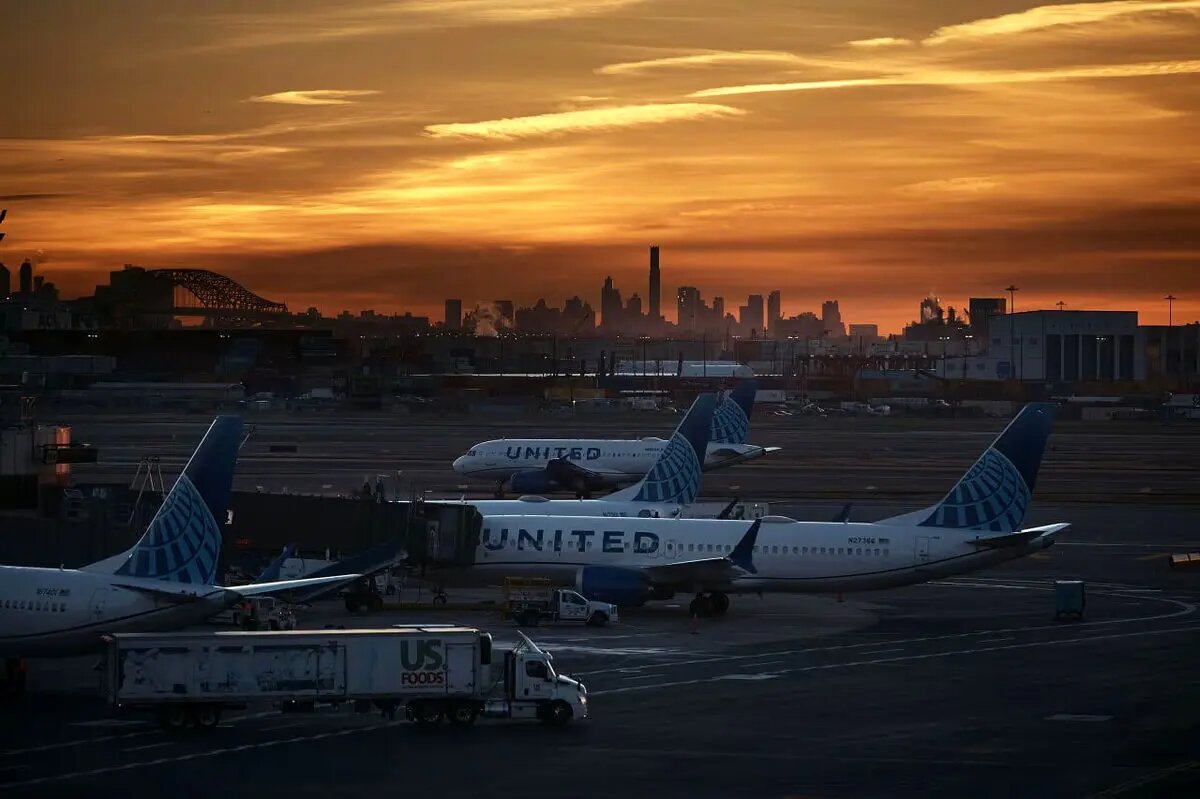 زمین‌گیر شدن ۱۲ هزار پرواز در آمریکا 