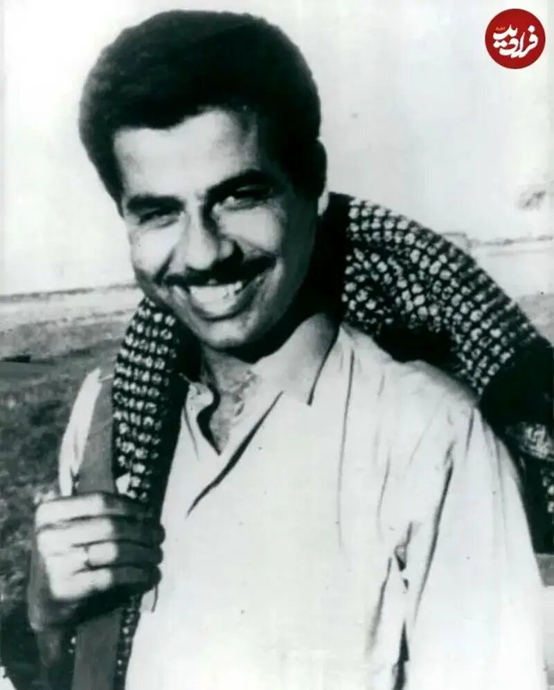 صدام حسین در ۲۶ سالگی؛ زمانی که فقط یک جوان بود با یک لبخند | عکس