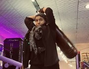 زن پهلوان دستفروش