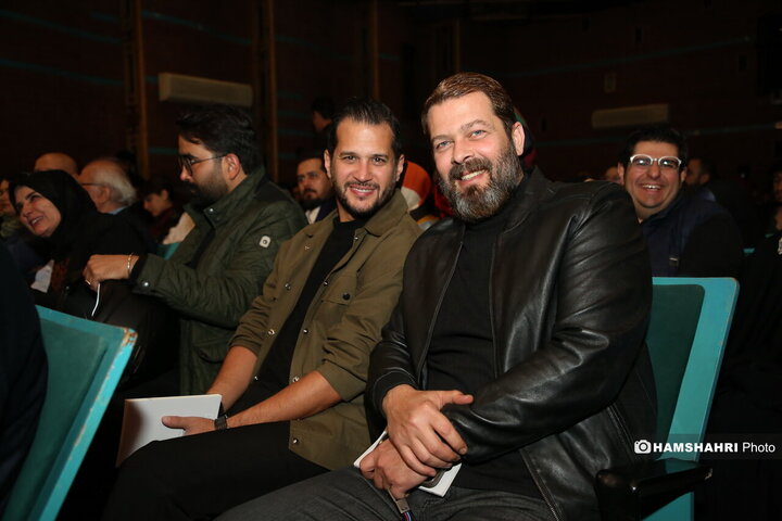 جشن امضای کتاب مجموعه شعر درخت ها فرار نمی‌کنند