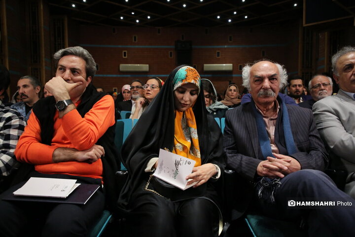 جشن امضای کتاب مجموعه شعر درخت ها فرار نمی‌کنند