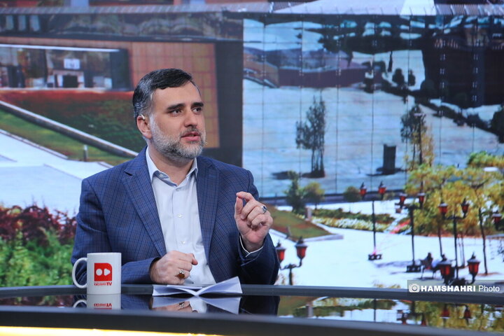 گفتگو با علی رمضانی رئیس باغ کتاب