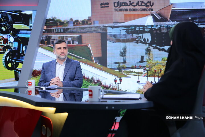 گفتگو با علی رمضانی رئیس باغ کتاب