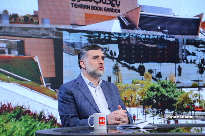 گفتگو با علی رمضانی رئیس باغ کتاب