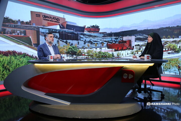 گفتگو با علی رمضانی رئیس باغ کتاب