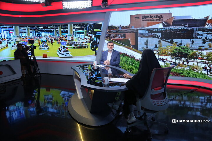 گفتگو با علی رمضانی رئیس باغ کتاب