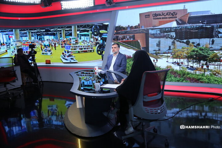 گفتگو با علی رمضانی رئیس باغ کتاب