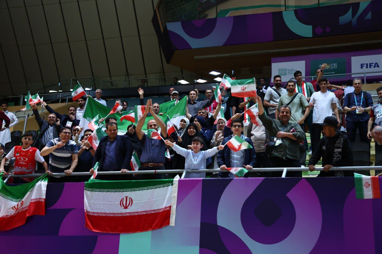 خوشحالی عجیب و سینهخیز شاگردان شمسایی | سرمربی تیم ملی روی هوا بعد از قهرمانی | تصاویر