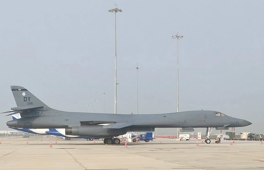 تصاویر استقرار بمب افکنB_1B آمریکا در این کشور آسیایی توجه‌ها را به خود جلب کرد 