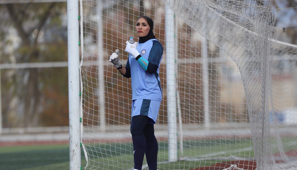 زهرا خواجوی: آفساید را نمی‌دانستم، اما داور درجه‌ سه ایران بودم! + ویدئو