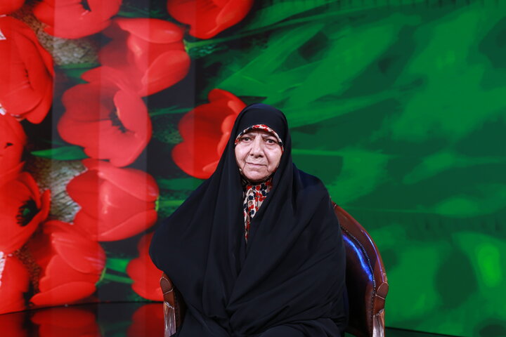 فیلم | مادر شهیدان عسگری: پنج پسرم با هم به جبهه رفتند