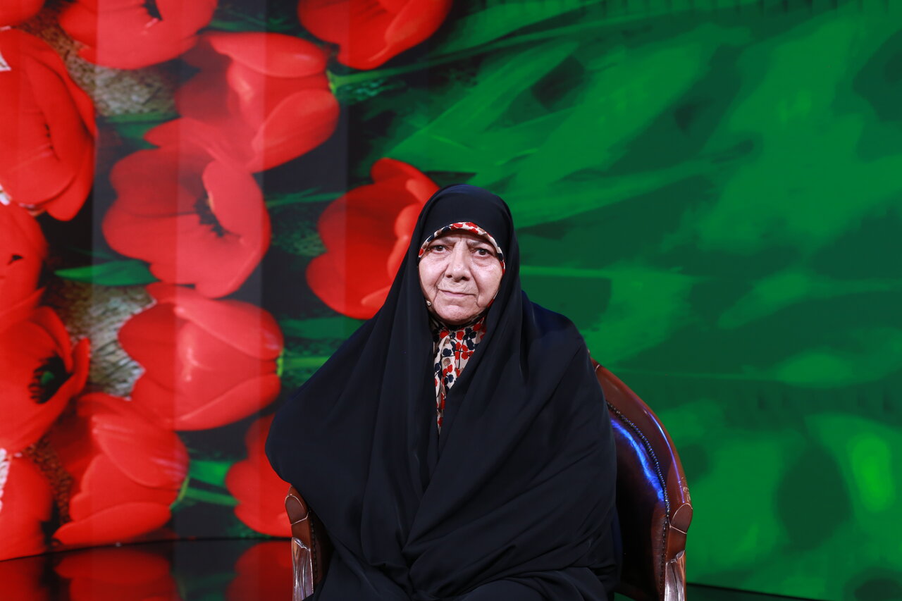 فیلم | مادر شهیدان عسگری: پنج پسرم با هم به جبهه رفتند