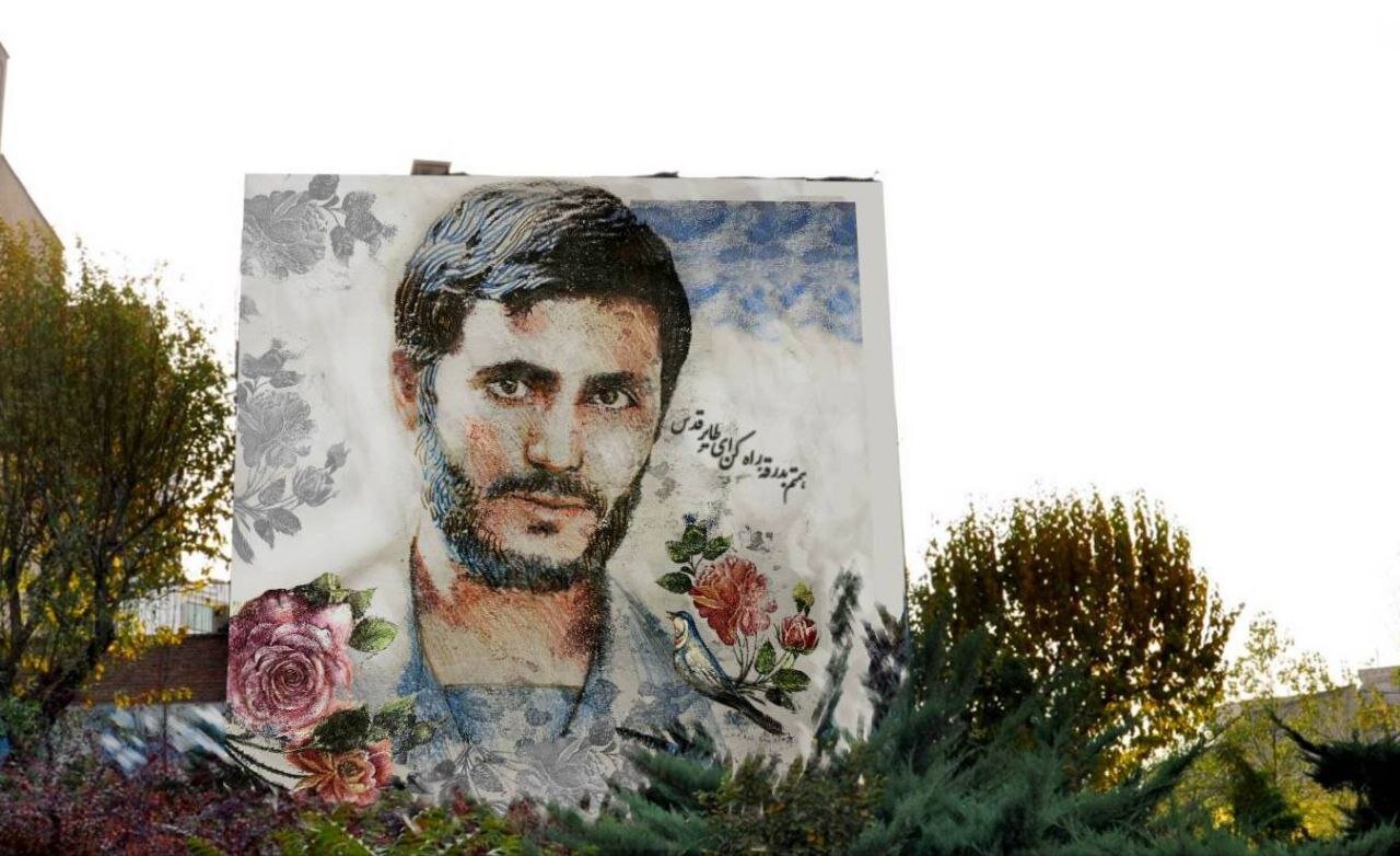 اجرای دیوارنگاری شهیدان «همت» و «بروجردی» در بزرگراه بسیج