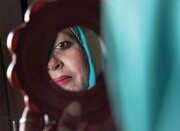 لحظه بنزین ریختن روی یک زن و آتش زدن او در کافه+ ویدئو