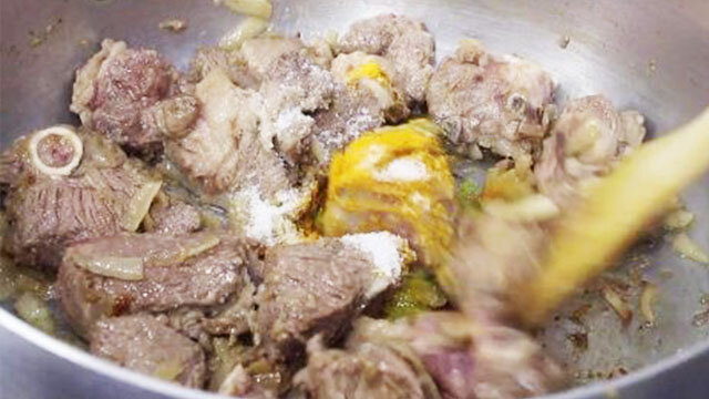 خطای رایج آشپزی خانگی ؛ دور ریختن عصاره ای که طعم سرآشپزها را می سازد