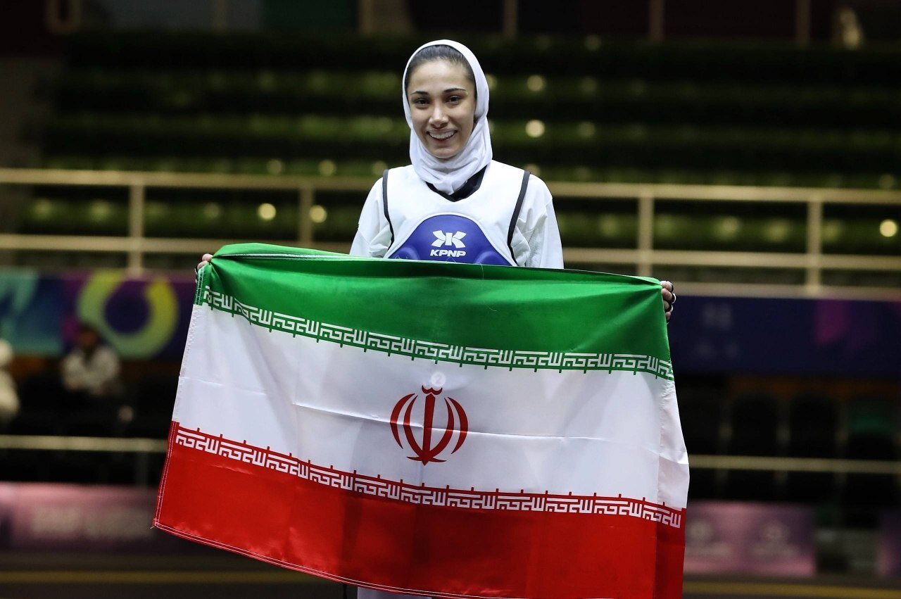 سلام نظامی مهروز ساعی و آرایش به رنگ پرچم ایران | 🌟 وقتی مربی و شاگرد کنار هم قله را فتح می‌کنند 💫🇮🇷