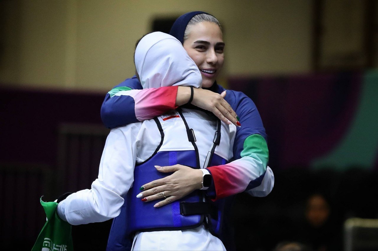 سلام نظامی مهروز ساعی و آرایش به رنگ پرچم ایران | 🌟 وقتی مربی و شاگرد کنار هم قله را فتح میکنند 💫🇮🇷