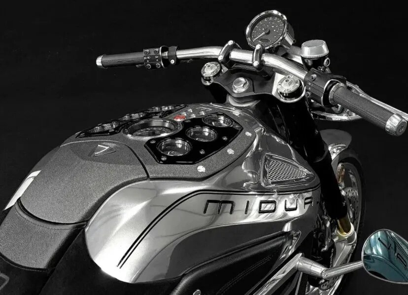 این موتورسیکلت دیدنی هم‌قیمت یک پورشه است! | عکس