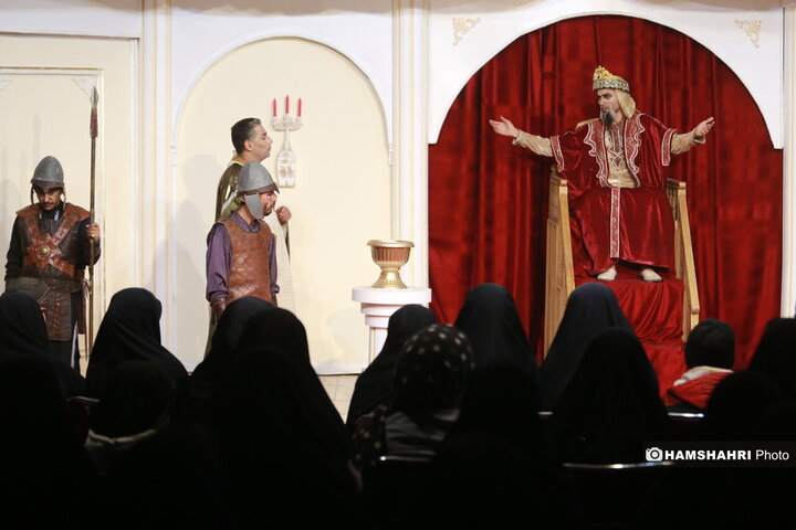 اجرای نمایشواره «بانوی بی‌نشان» در فرهنگسرای خاوران