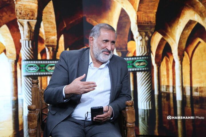 چارده؛ گفت و گو با شاعر  " علیرضا قزوه "