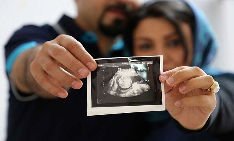 رهبری از درمان ناباروری در کشور حمایت کردند 