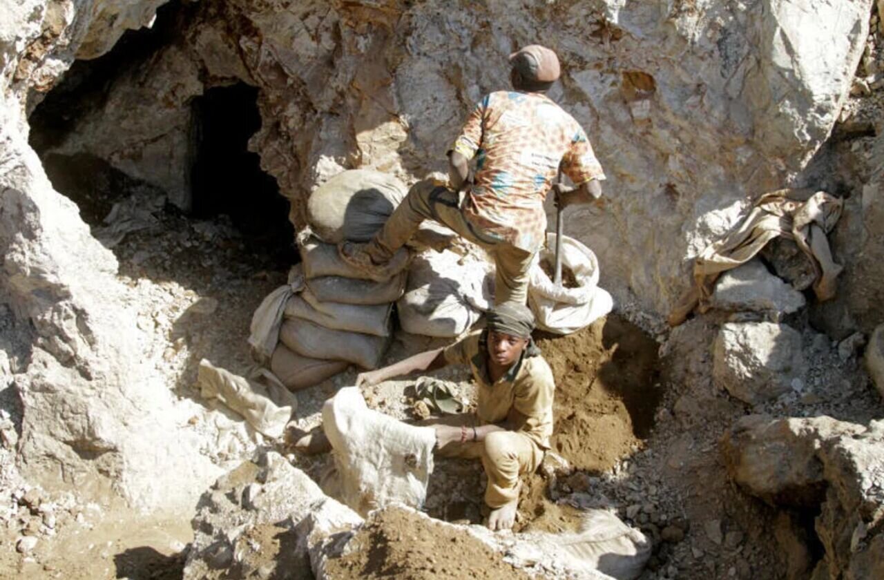 هولناک ترین ویدئو از لحظه ریزش ناگهانی پل + ویدئو | فریاد معدن‌کاران وحشت زده