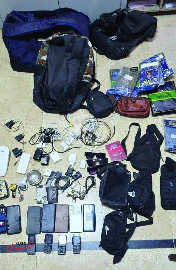 تصاویری از اموال دزدی جناب «مارمولک» در اتوبوس؛ ببینید