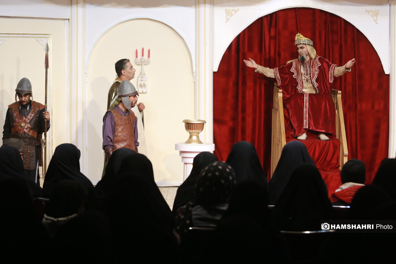 اجرای نمایشواره «بانوی بی‌نشان» در فرهنگسرای خاوران